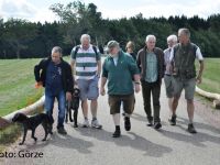 Bild 2 Abteilung Wandergruppe mit Organisator G. Buehler3.v.r..JPG