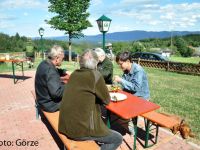 Bild 47 Hubert, Thomas, Dagmar und Ruth lassen es sich schmecken mit granioser Weitsicht ins Kinzigtal.JPG